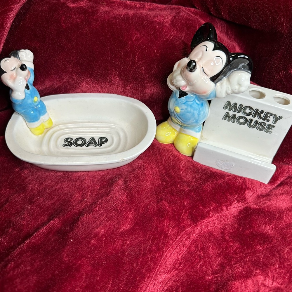 Walt Disney Japan Dish soap & Toothbrush Holder Set